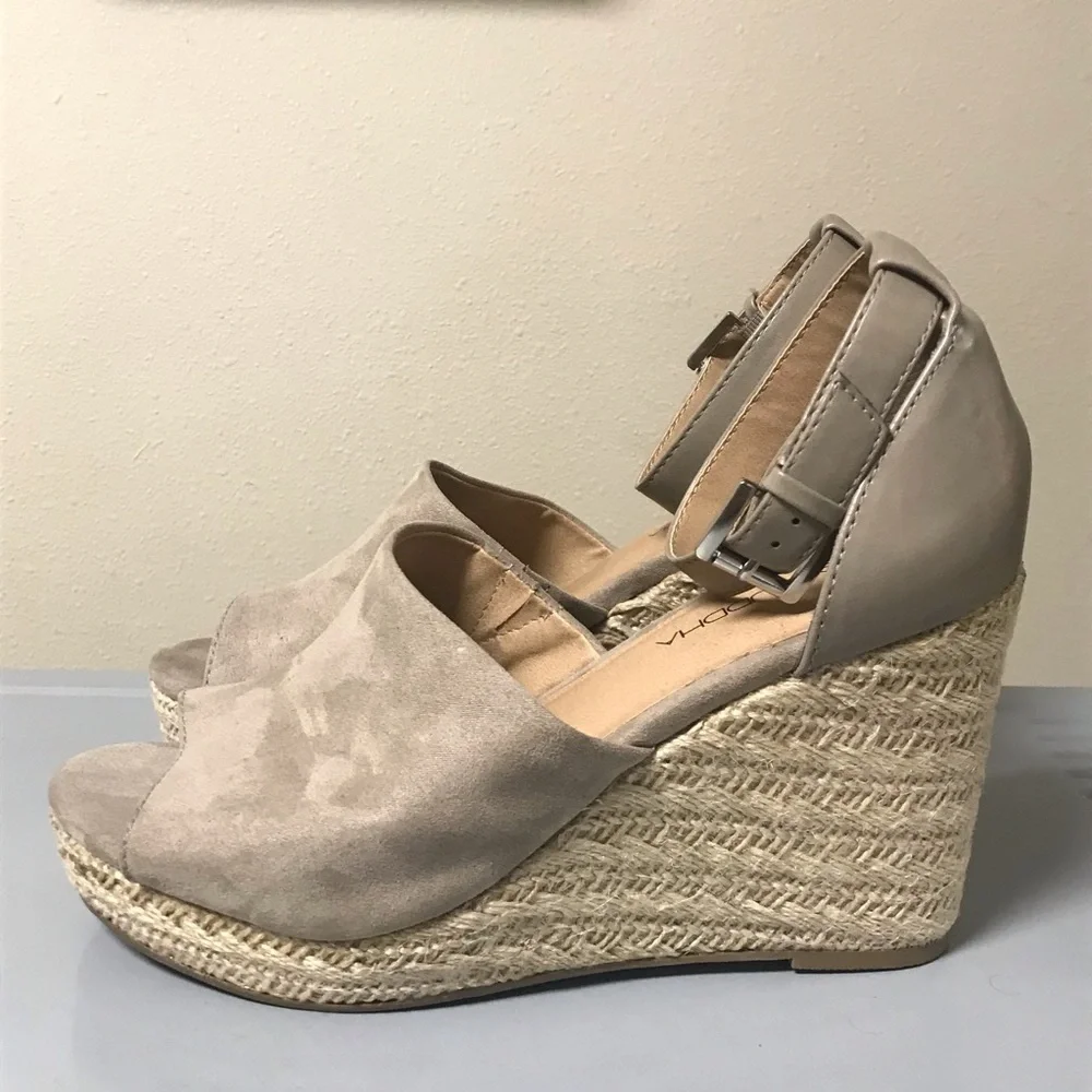 BIG BUDDHA / Gray/Tan Platform Espadrille Wedge Sandal Size 11